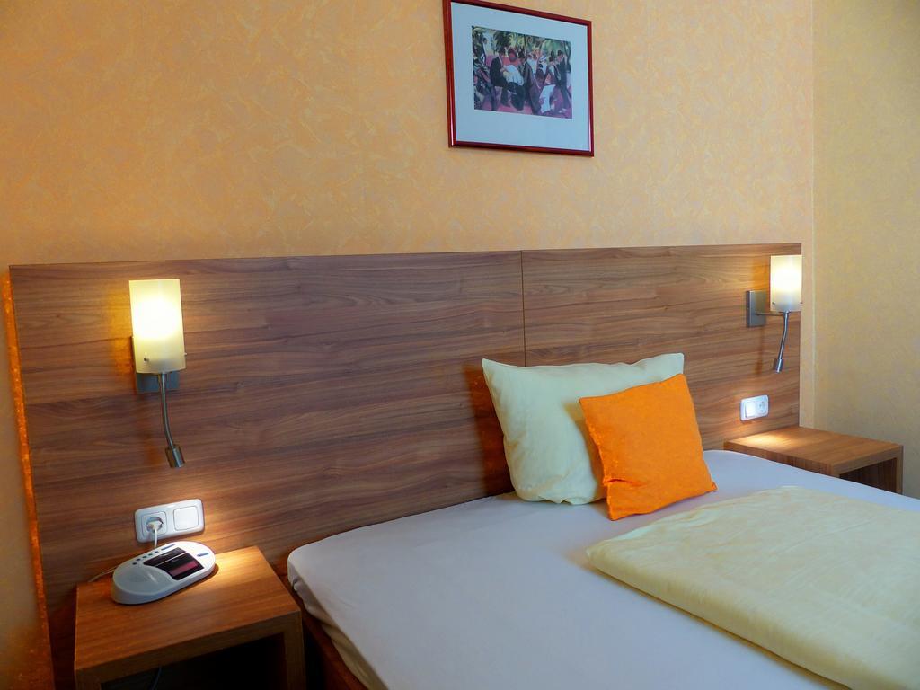 Zur Lindenau Hotel Rüdesheim am Rhein Szoba fotó