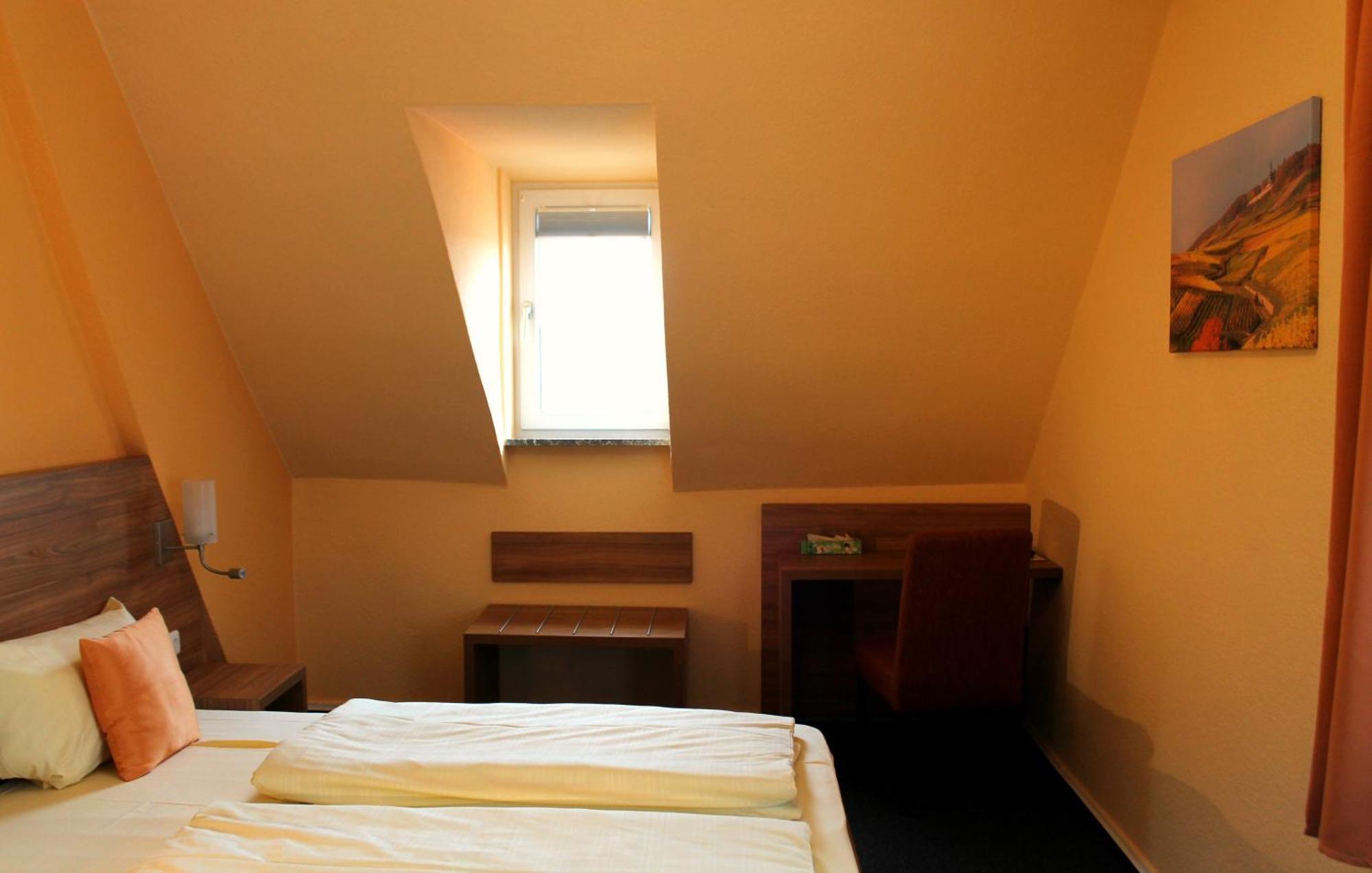Zur Lindenau Hotel Rüdesheim am Rhein Szoba fotó