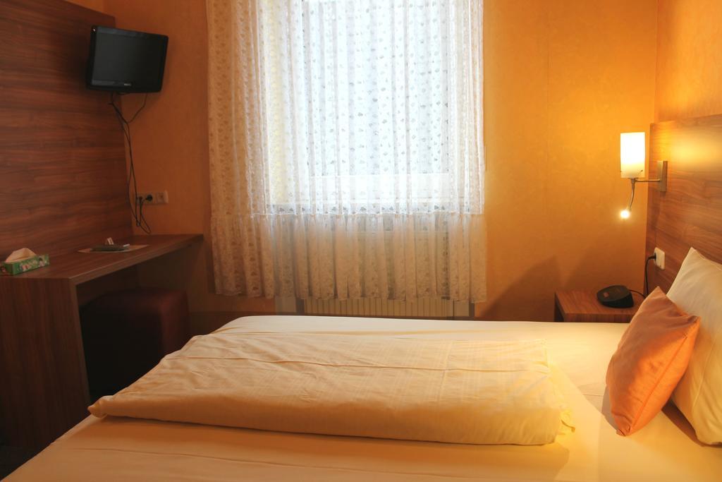 Zur Lindenau Hotel Rüdesheim am Rhein Kültér fotó